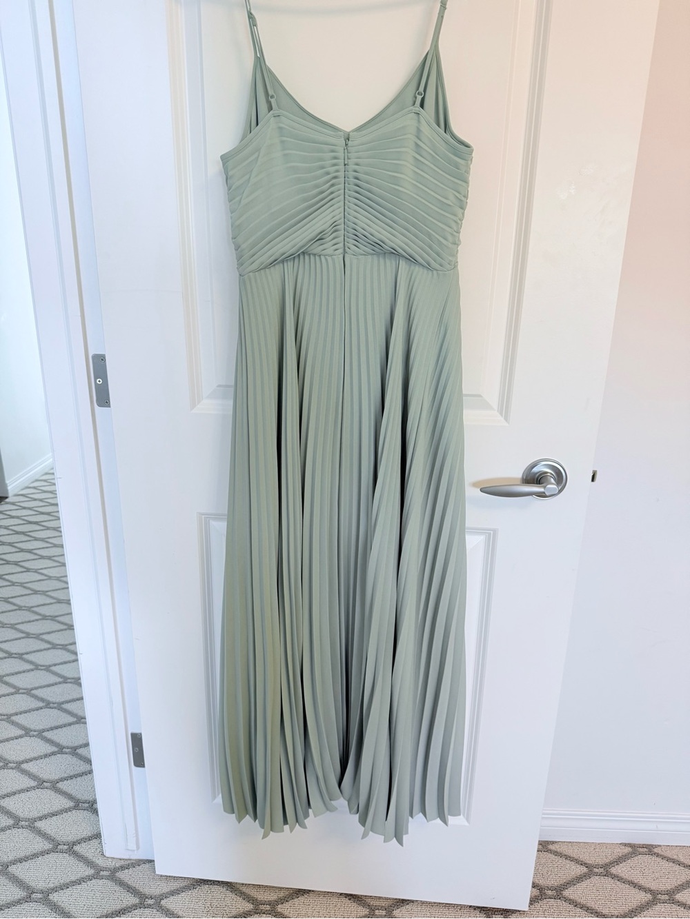 Aritzia Babaton Celebrate Dress Terrace Sage Pleated Maxi | Size 4 - Picture 4 of 7